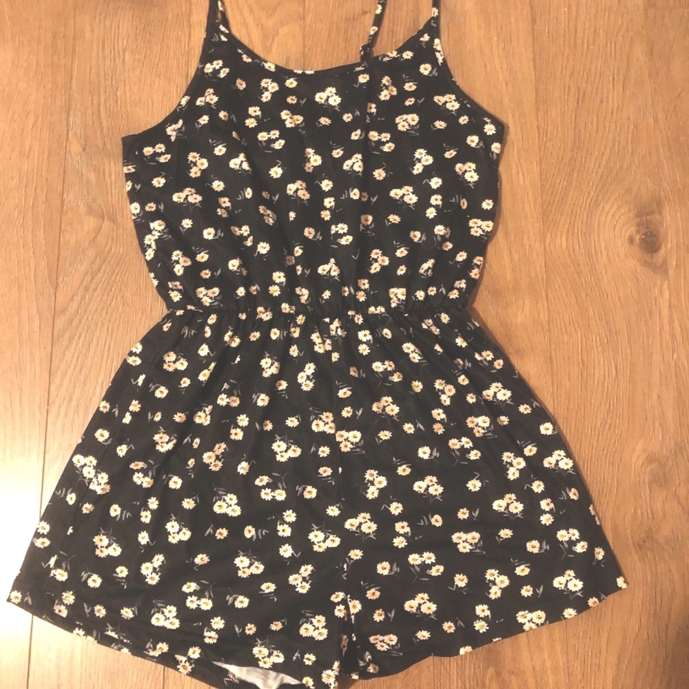 floral print black romper - SIZE SMALL